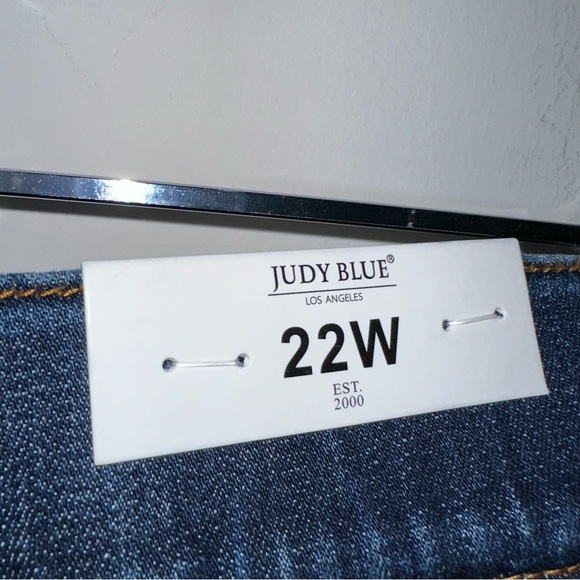 NWT JUDY BLUE High-Waisted Kingsport Pull-On Skinny Jegging in Medium Blue - 22W - Picture 3 of 6